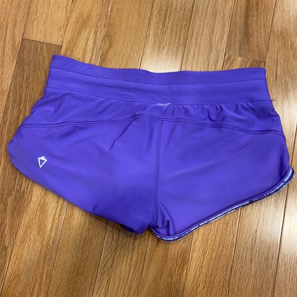 Reversible Ivivva shorts - Picture 4 of 4